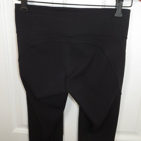 Lululemon Extra Mile Crop Leggings Size 6 Black Reflective Dots 23" Inseam - Picture 5 of 6